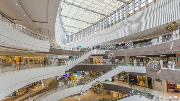 Retail 2026, espansione selettiva: quasi 6mila nuove aperture e oltre 35mila posti di lavoro. Boom del franchising